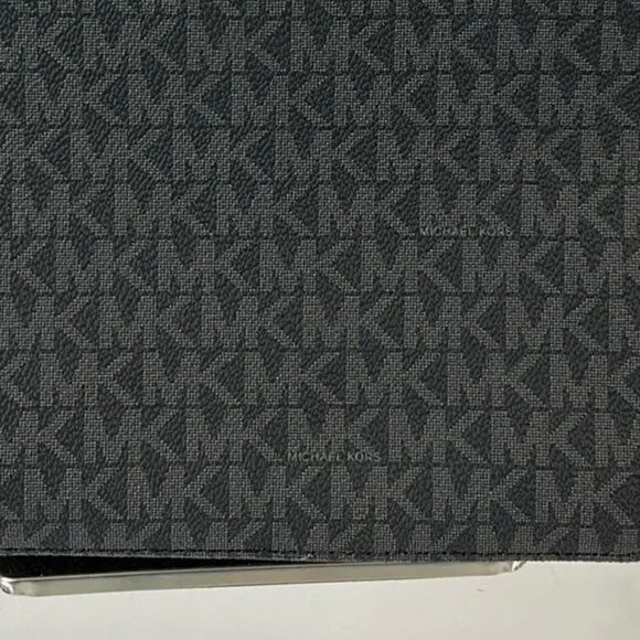 NWT MICHAEL Michael Kors Black Logo PVC Zip Jet Set Large Crossbody Bag - Picture 10 of 12